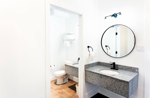 Waterton Park Hotel | Waterton Glacier Suites