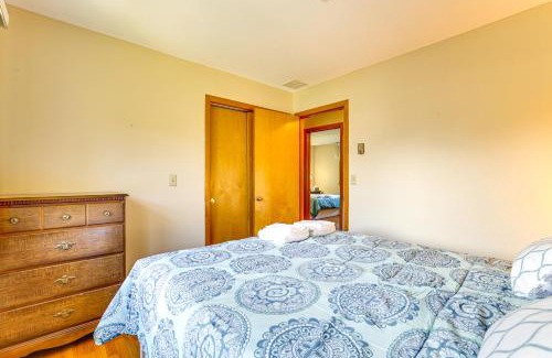 Oakville House | Watertown Home with Yard 1 Mi to Echo Lake Park!