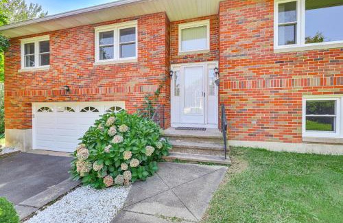 Oakville House | Watertown Home with Yard 1 Mi to Echo Lake Park!