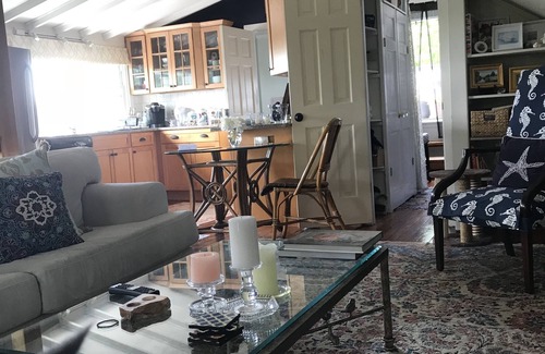 Bellevue Avenue Historic District Apartment | Waterview and Easy Walk to all Downtown Newport, Mansions, Cliffwalk, Thames St