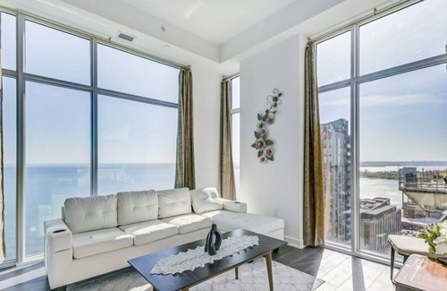 Burlington Apartment | Waterview apartment. Cozy 2-bedroom apartment in fantastic Burlington with, WiFi