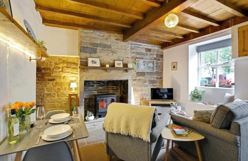 Holmfirth House | Waterview Cottage - a peaceful riverside location