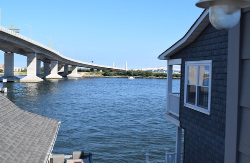 Highlands House | Waterview Cottage- Steps away from the beach