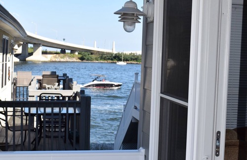 Highlands House | Waterview Cottage- Steps away from the beach