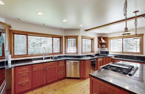 Lopez Island House | Waterview dog-friendly retreat with beach access, hot tub, and large deck