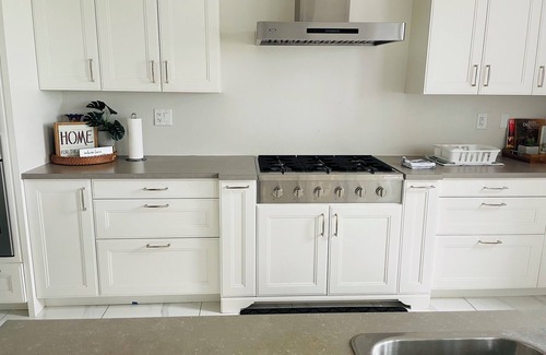 Welland House | Waterview Estates Luxurious Stay is 20min from Niagara falls, stunning location
