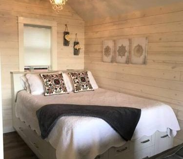 Eastsound House | Waterview,impeccable Studio Cottage, Walk To Town