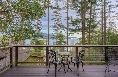 Eastsound House | Waterview,impeccable Studio Cottage, Walk To Town