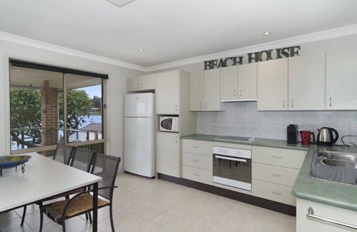 Blackwall House | Waterview Retreat @ Blackwall