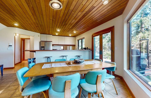 Coupeville House | Waterview Retreat in Coupeville – Mt. Baker & Saratoga Passage Views
