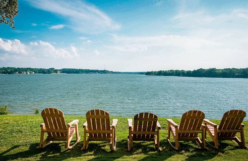 Steele Creek Cabin | Waterview Studio Cabin with Private Porch #27 at Long Cove Resort - Flexible Cancellation! by RedAwning