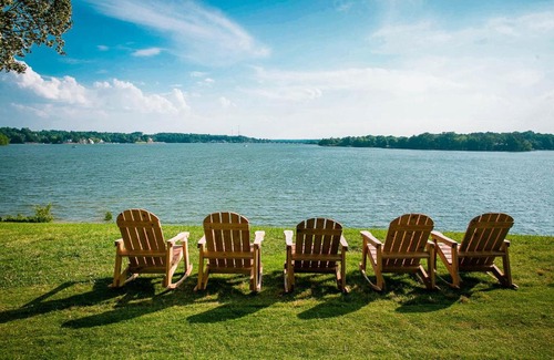 Steele Creek House | Waterview Studio with Private Porch #10 at Long Cove Resort