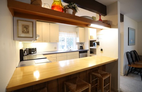 Waterville Valley Condo | Waterville Valley Vacation Condo close to Town Square and Free Shuttle to Ski Area! (SS6V)