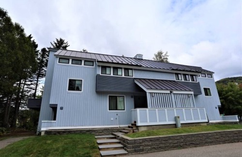 Waterville Valley Condo | Waterville Valley Vacation Condo close to Town Square and Free Shuttle to Ski Area! (SS6V)