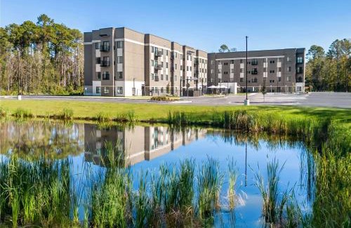 Secret Cove Hotel | WaterWalk Extended Stay by Wyndham Jacksonville Deerwood Pk