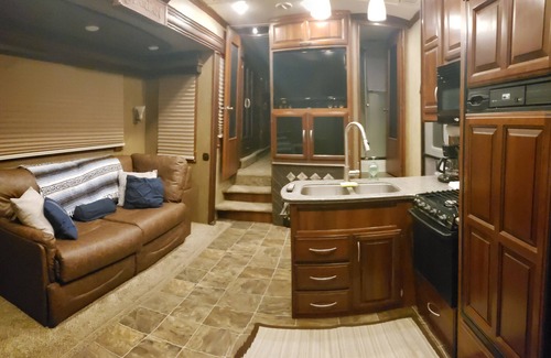 Markham House | Waterway RV Getaway!