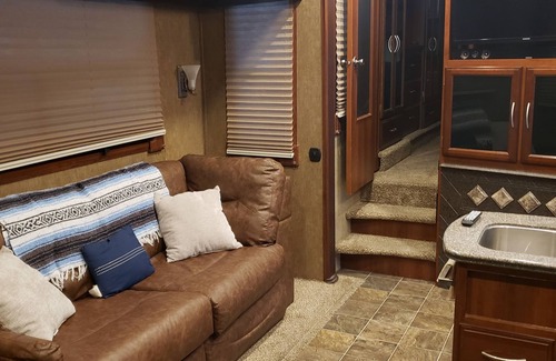 Markham House | Waterway RV Getaway!