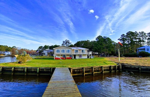 Hertford House | WaterWinds! Waterfront Private house w/dock, Pet friendly