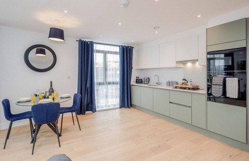 Watford Apartment | Watford Cassio Deluxe - Modernview Serviced Accommodation