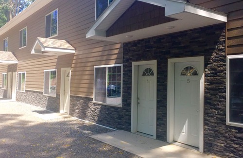 Watkins Glen Condo | Watkins Glen 3-Bedroom Suites Unit 4