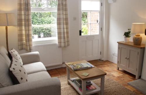 Malpas House | Wattle Cottage