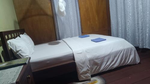 Moni Cabin | Watuburu Cottage & Restaurant