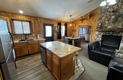 Waubay Cabin | Waubay Getaway-Waterfront Hunting/Fishing Cabin in Northeast SD