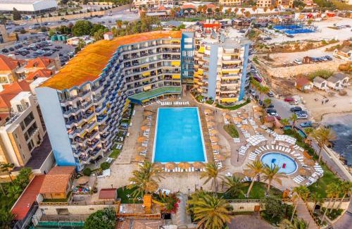 Batroun Apartment | Wave 515 - Getaway Chalet at Sawary Resort Batroun