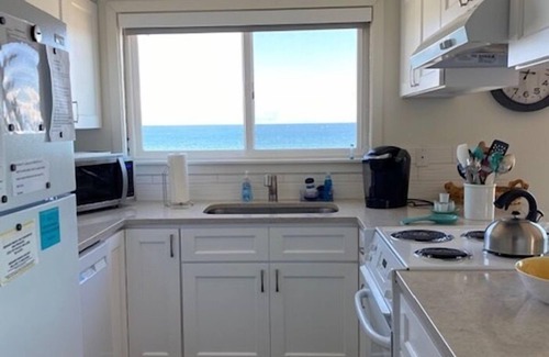Gleneden Beach House | Wave watching at it's best