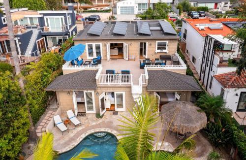 Solana Beach House | Wavebreak by AvantStay Close to BeachesSurfing