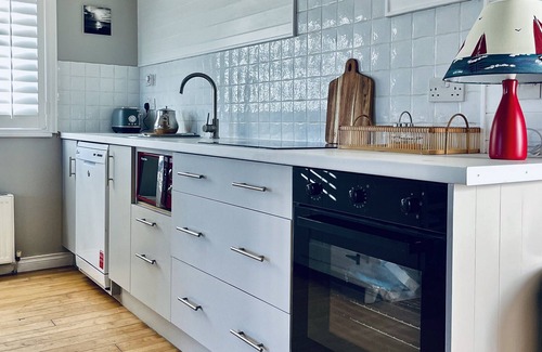 Garryvoe House | Wavecrest Holiday Cottage