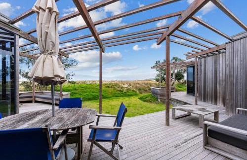 Omaha House | Wavefront Escape - Omaha Holiday Home