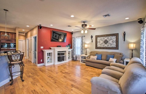 Waveland House | Waveland Family House, 4-Minute Drive to the Beach