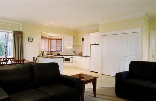 Lakes Entrance Cabin | Waverley House Cottages