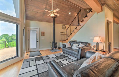 Waverly House | Waverly Home w/ Hot Tub ~ 1 Mi to Lake Access!