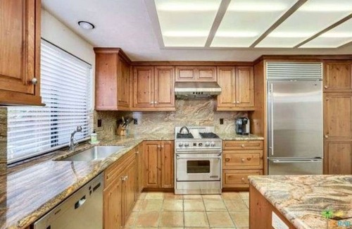 Palm Springs Condo | Waverly Park Charm and Luxury