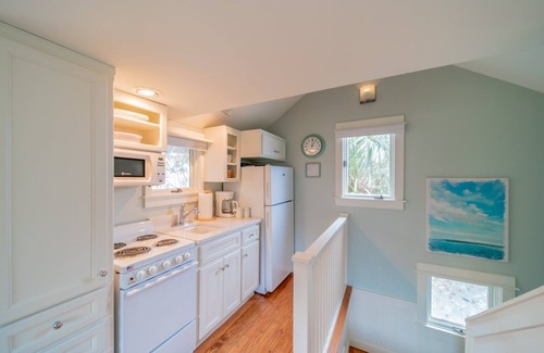 Seaside Cottage | Waves 1 Bedroom Cottage by RedAwning