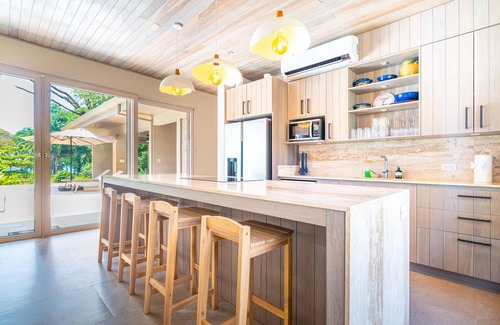 Ballena Villa | Waves as Your Companion: Beachfront Elegance