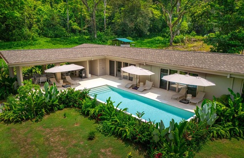 Ballena Villa | Waves as Your Companion: Beachfront Elegance