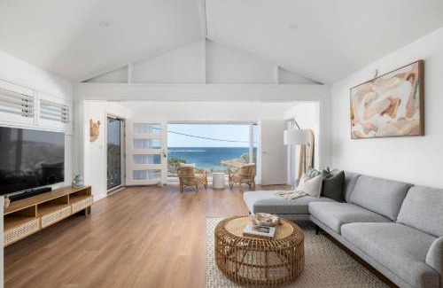 Boat Harbour House | Waves at Boat Harbour, 65 Kingsley Dr - stunning house, fantastic waterviews and dog friendly