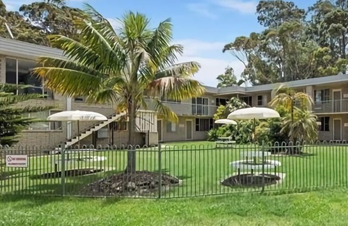 Surf Beach Apartment | Waves at Surf Beach