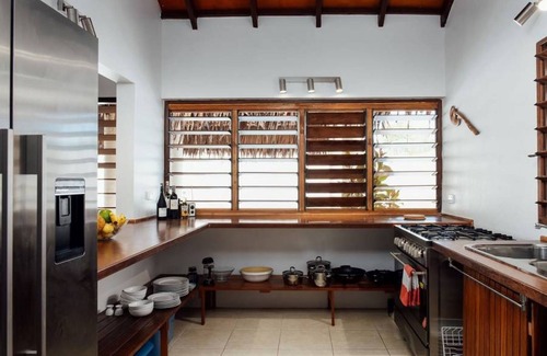 Port Vila Villa | Waves at Surfside