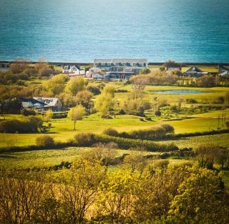 Vazon Bay Apartment | Waves Guest Suites