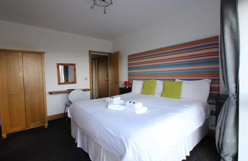 Vazon Bay Apartment | Waves Guest Suites