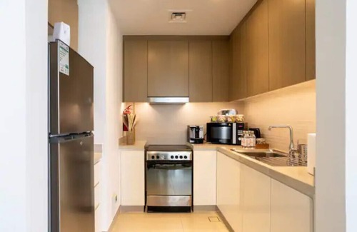 Jebel Ali Apartment | Waves Holiday Home #2 | Water View | Dubai Marina