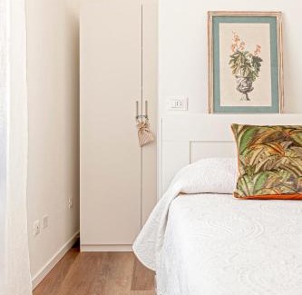 Venezia Nuova Apartment | Waves of Livorno New Modern Apartment