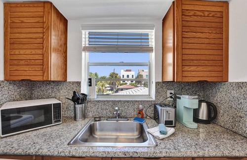 North Beach Apartment | Waves on Desoto Deluxe studio # 9