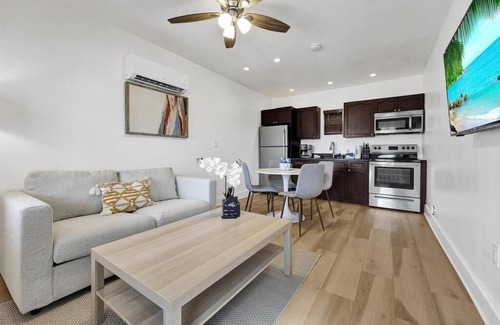 North Beach Apartment | WAVES ON WALNUT