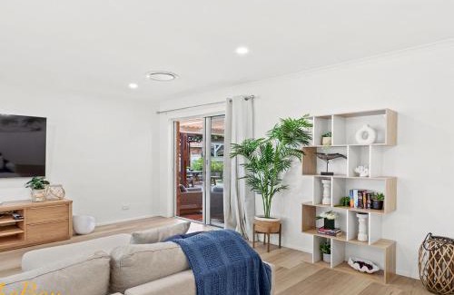 Fingal Bay House | Waves on Whitesands