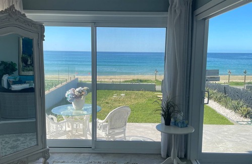 Warilla House | Waves @ Warilla Beach